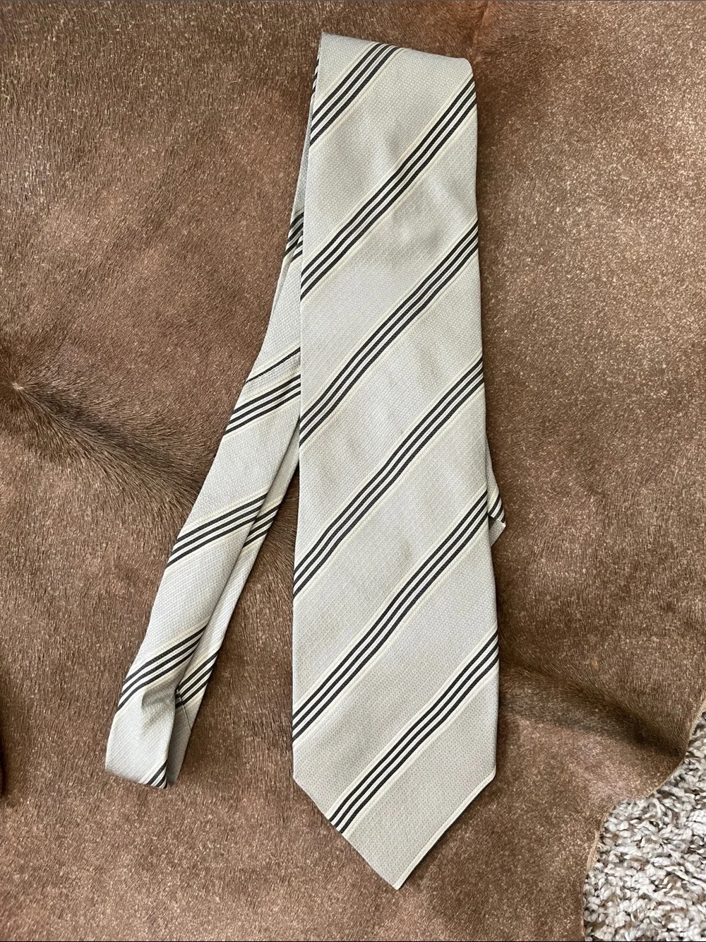 Giorgio Armani Silk Diagonal Prep Stripe Made in Italy Tie